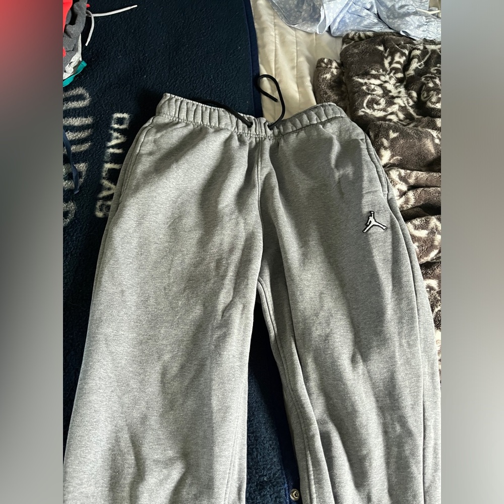 grey jordan sweatpants